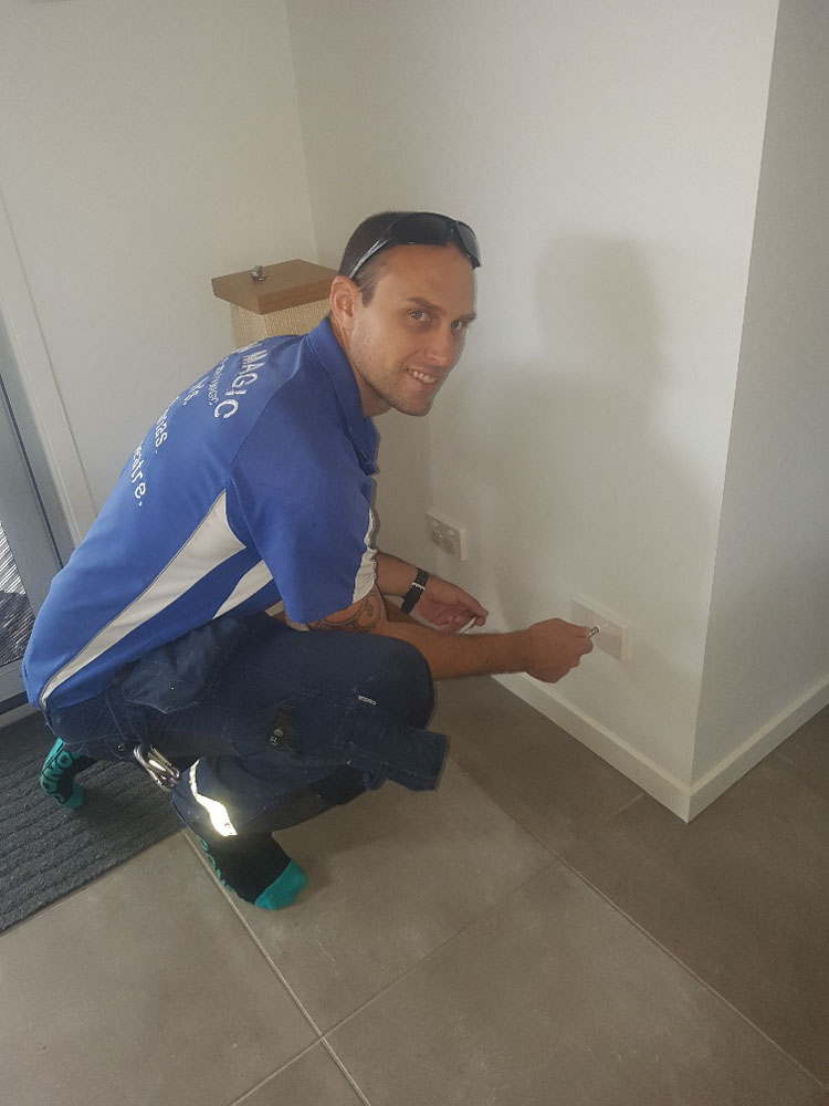 Ashmore TV Outlet Foxtel Point