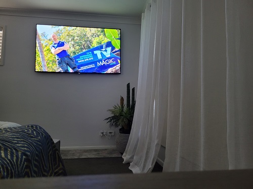 TV wall hanging job by Paul - TV Magic