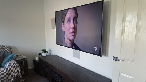 TV with built-in surround sound by TV Magic